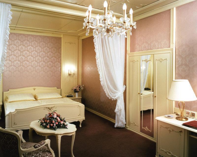 Schlosshotel Romischer Kaiser Vienna Room photo